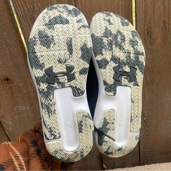 UNDER ARMOUR Men’s Black White Gold High Top Lockdown Shoe Size 8.5 - Picture 9 of 10